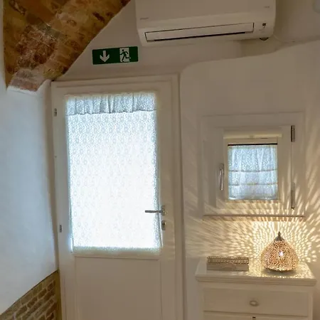 ベッド・アンド・ブレックファスト Alexander 3*