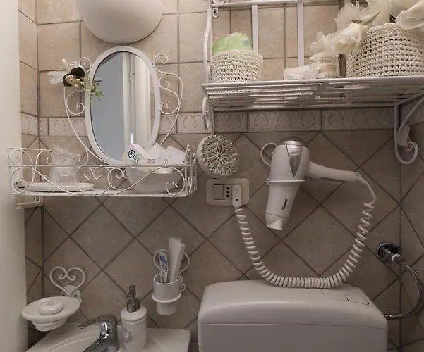 Alexander 3* Pollutri